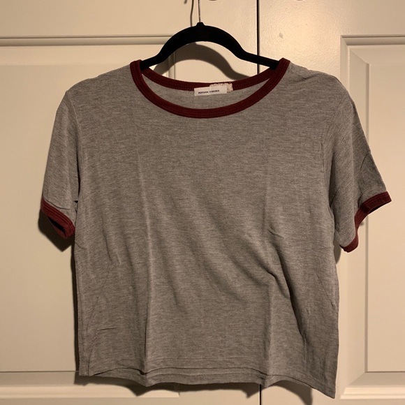 Grey crew neck t-shirt with a burgundy outline - Picture 1 of 1
